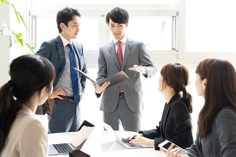 人材紹介の新人スタッフの仕事を東京の求職者の方々に向けて求人
